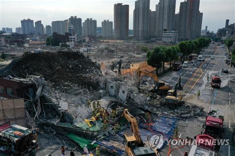 전해철 행안장관 광주 붕괴사고 현장 방문인명구조 끝까지종합 매일경제