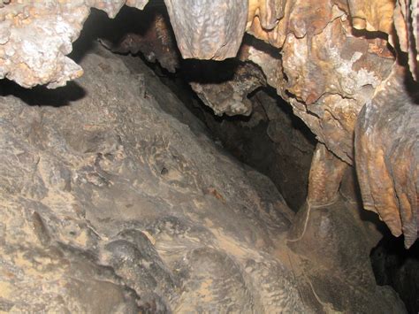 Yacimientos Arqueológicos de la Araña LA CUEVA DEL HUMO EL ENCANTO DE