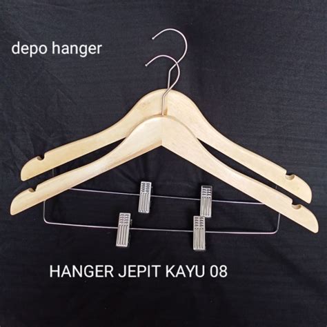 Jual GANTUNGAN BAJU HANGER JEPIT CELANA 08 NATURAL BAHAN KAYU Shopee