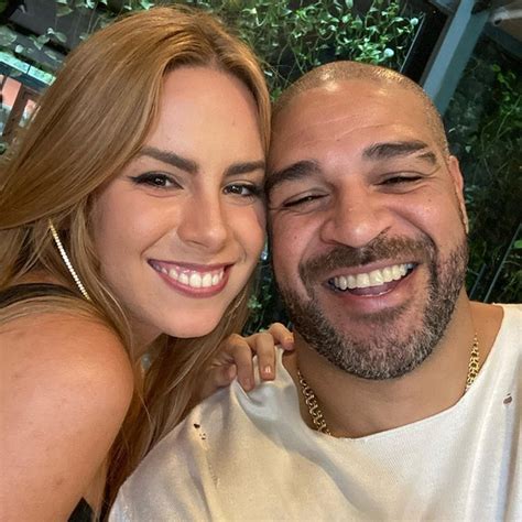 Adriano Imperador Posta Foto Com Namorada Que Deus Abençoe Essa Nossa