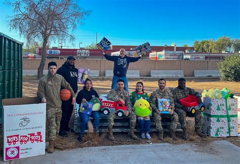 Luke AFB Airman gives back for the holidays > Luke Air Force Base ...