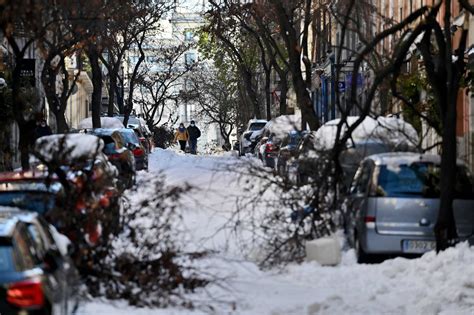 Espagne Temp Te De Neige Historique Madrid Toujours Paralys E