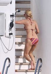 Paris Hilton Bikini Candids In France 22 07 10 Phun Org Forum