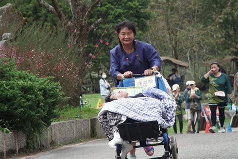 「超跑媽媽」推重度腦麻兒跑167場馬拉松：感動其實很簡單 話題人物 太報 Taisounds