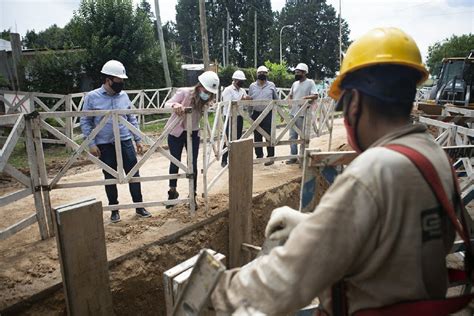 Leo Nardini Y Malena Galmarini Recorrieron Una Obra De Agua Potable Que