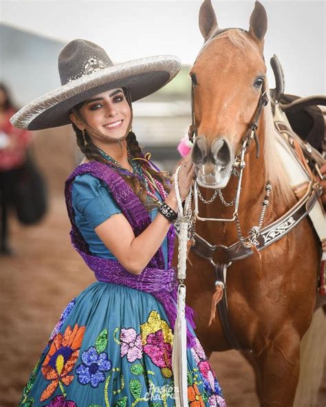 Pin De JP VO En ESCARAMUZA REINAS Traje Charro De Gala Vestidos