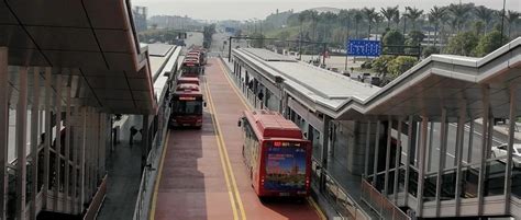 今天，南宁快速公交（brt）二号线开通试运营天桥玉洞快速公交新浪新闻