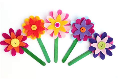 Felt Flower Bookmarks - Happiness is Homemade