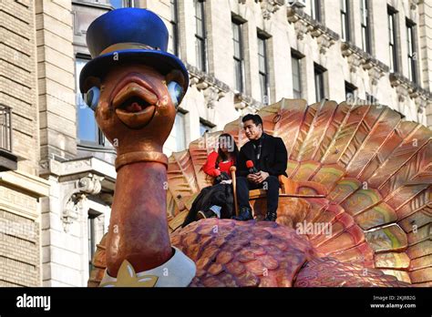 Tv Personality Mario Lopez R Sits Atop The Tom Turkey Float Leading