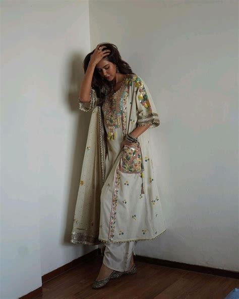 Pin By Trendy Threads By Sejal On Pins By You Pakistani Fancy Dresses