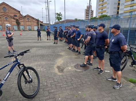 Agentes da GCM de Santos aprimoram técnicas de abordagem em bicicletas