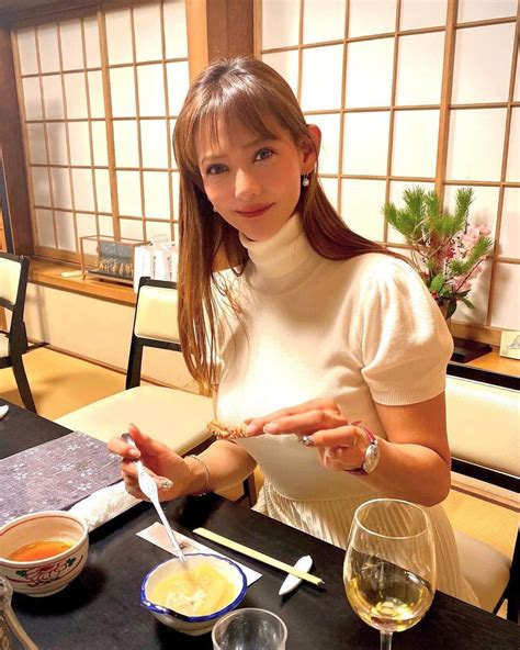 箕輪玖美さんのインスタグラム写真 箕輪玖美instagram 「河豚 牧野🐡🍽 河豚の会にお誘い頂きました😊 上野にある有名店だそう 久々の河豚、堪能💕 ふぐ ふく 牧野 河豚