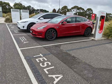 Tesla Supercharger Spotted With Credit Card Reader 55 Off