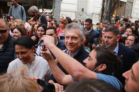 Videos Y Fotos El Recorrido De Mauricio Macri El Nuevo Abuelo Por