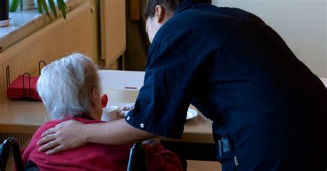 Försöket med sex timmars arbetsdag kan avslutas SVT Nyheter