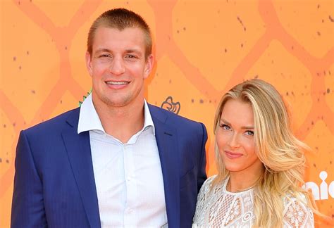 Meet Rob Gronkowski’s girlfriend, Sports Illustrated Swimsuit model ...