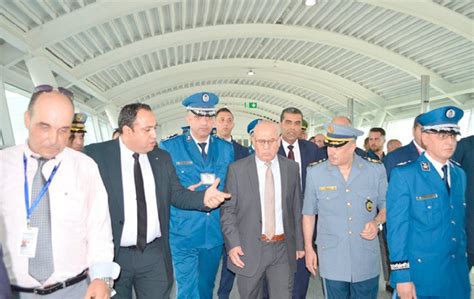 Aéroport dAlger Lancement dune passerelle de connexion pour le