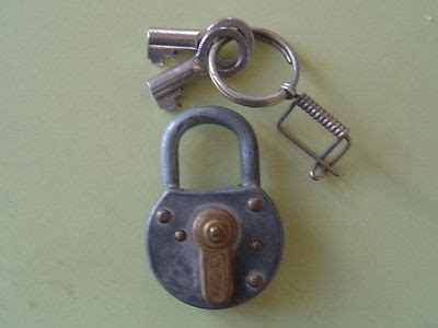 ANCIEN CADENAS ABUS Avec Ces 2 Clefs Antique Price Guide Details Page