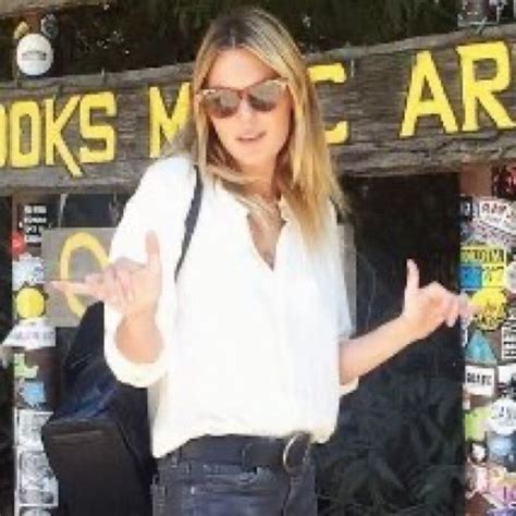 Pin De Kathryn Ballance Em Camille Rowe Fotos Ousadas De Casal Fotos