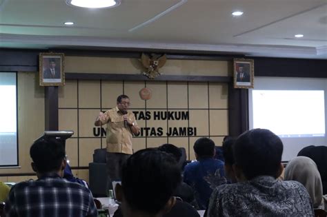 Hadirkan Ketua Kip Ri Fh Unja Gelar Kuliah Umum Keterbukaan Informasi