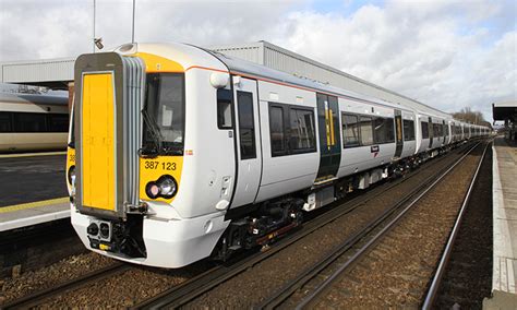 Bombardier signs agreement to fit digital onboard signalling on UK trains