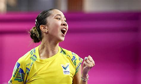 Seleção feminina vence duelos da fase de grupos e garante classificação