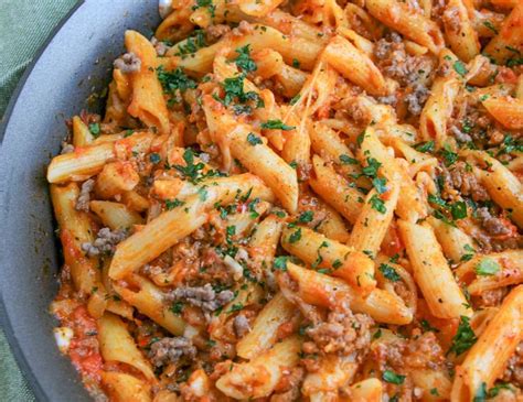 Easy One Pot Mostaccioli Recipe In 2020 Easy Pasta Mostaccioli