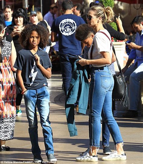 Heidi Klum Braves Black Friday Bustle As She Takes Sons Shopping In La Daily Mail Online