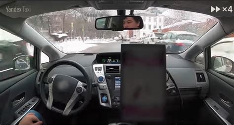 Видео: беспилотный автомобиль Яндекс.Такси в зимней Москве ...
