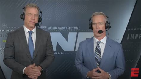 Joe Buck On ‘calm ‘monday Night Football Debut A Glitch And More