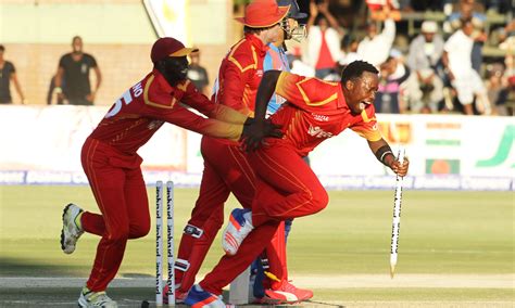 Zimbabwe Beat India By 2 Runs In First T20 Sport Dawncom