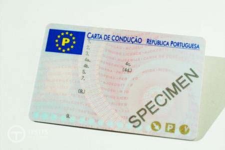 Um condutor habilitado carta de condução da categoria B pode