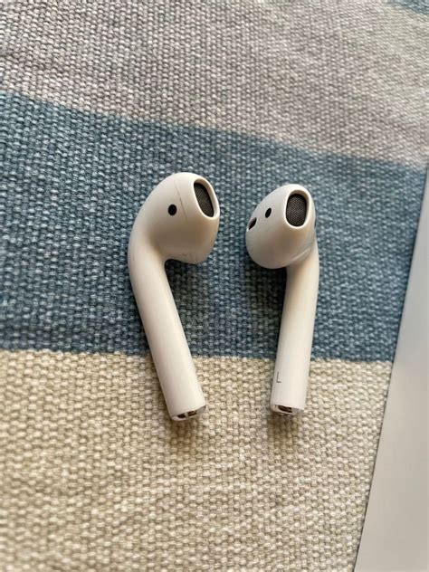 Airpods 1代 （含原廠全新未拆線） 耳機及錄音音訊設備 耳機在旋轉拍賣