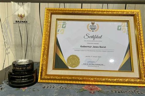 Gubernur Ridwan Kamil Raih Penghargaan Di Baznas Award Antara