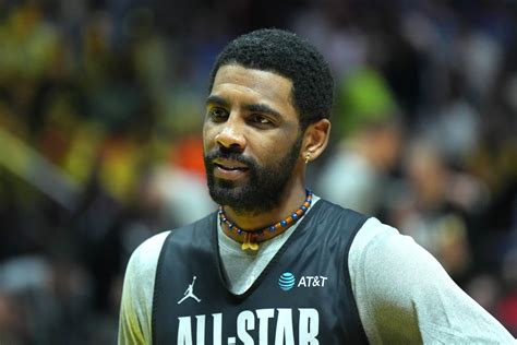 Kyrie Irving Completely Covers Up His Nike Shoes In The All Star Game