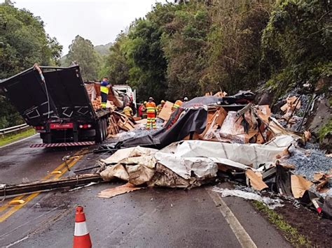 Identificado Caminhoneiro Que Morreu Em Acidente Na Curva Da Vaca Da