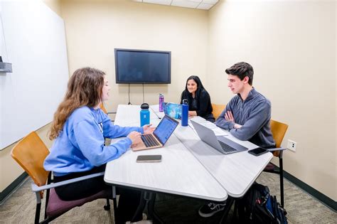 Undergraduate Library – Group Study Rooms – UNC University Libraries