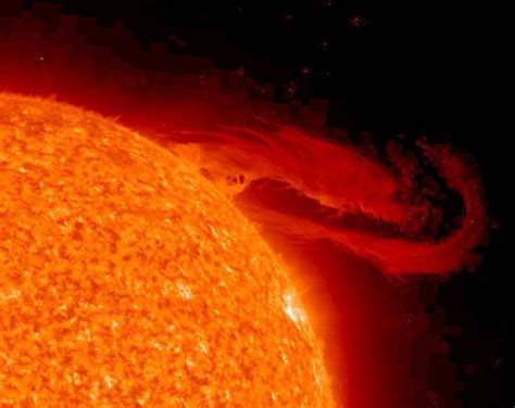 Erupción solar puede causar una tormenta geomagnética en la Tierra