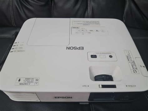 Epson Eb 2065 Large Venue Projector 5500 Lumens Super Bright Display