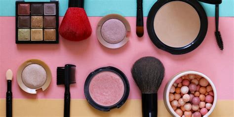 Comment bien détourner son maquillage Cosmopolitan fr