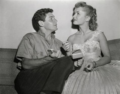 Debbie Reynolds with Eddie Fisher, 1947. – Bygonely