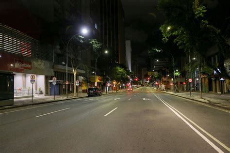 Coronavírus Paraná determina toque de recolher das 20h às 5h e muda