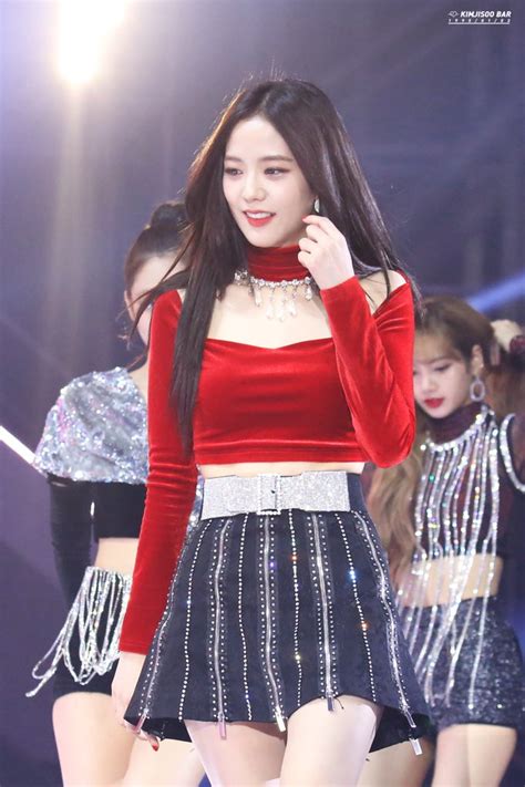 10 Times BLACKPINK S Jisoo Was An Ethereal Shoulder Line Queen In Off