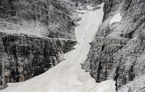 Alpinisteig Schneefeld Sicherung Sextener Dolomiten Südtirol Via