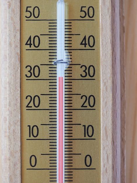 Term Metro Para Medir La Temperatura Del Aire Foto Premium