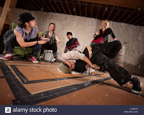 Crew Dancing Dancers Hi Res Stock Photography And Images Alamy
