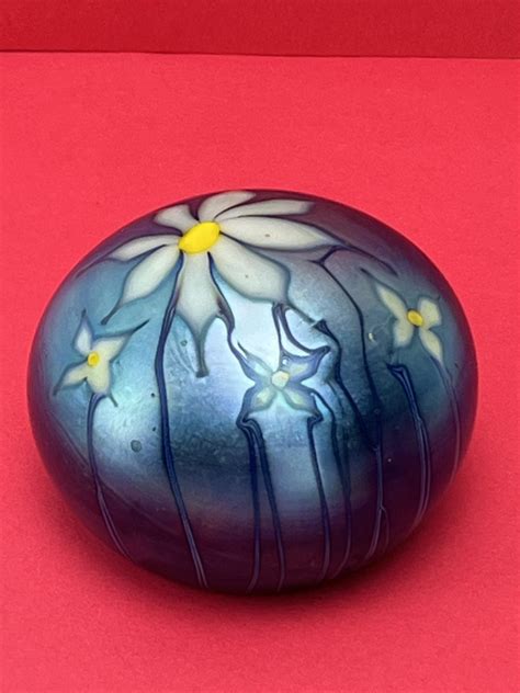 Lot 20 Another Beautiful Orient Flume Art Glass Paperweight Van