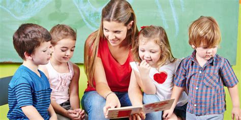 Vorlesen im Kindergarten | BAUSTEiNE KiNDERGARTEN