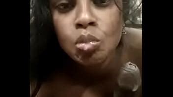 Desi Bhabhi Chupando Y Bebiendo Semen XVIDEOS