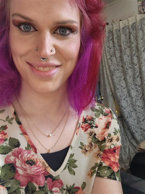 Not being able to shave before electrolysis has got my dysphoria in